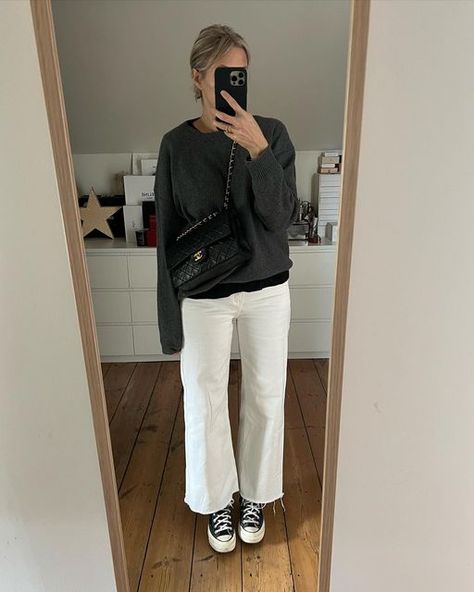 Mum Mode And Surgery, Uniqlo Women Outfit, Baskets Converse, Nice Trip, Outfit Primavera, Black Jumper, Uniqlo Women, Work Looks, Work Fashion