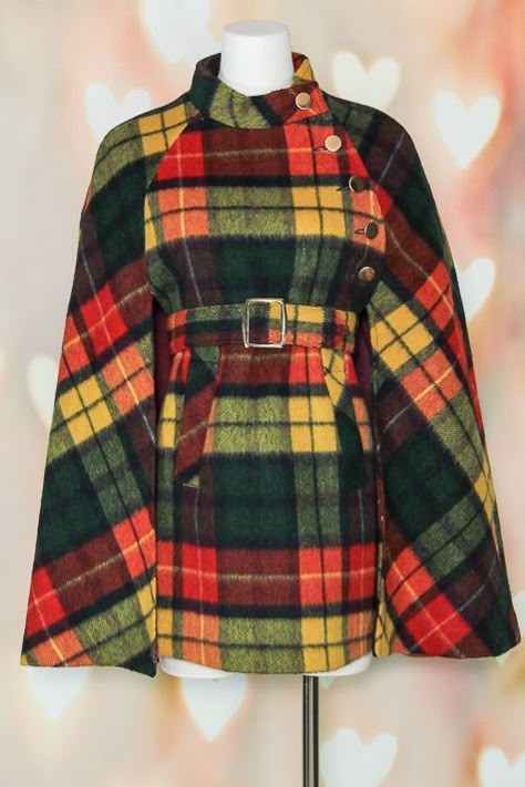 Red And Green Outfit, Womens Cape, Red Coats, Poncho Coat Cape, Women's Winter Coats, Tartan Fashion, Cape Pattern, Poncho Coat, Vintage Cape