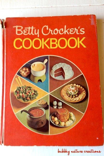 Heirloom Recipes from Betty Crocker 1969 Cookbook Betty Crocker Cook Book, Betty Crocker Cookbook, Chicken A La King, Betty Crocker Recipes, Old Cookbooks, Heirloom Recipes, Best Cookbooks, Favorite Cookbooks, Back In My Day