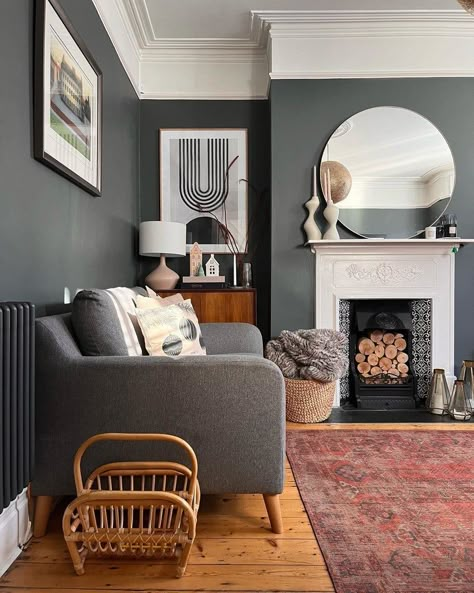 Down Pipe | Estate Emulsion | Ceilings, Mouldings & Architrave Paint Estate Emulsion | Farrow & Ball Lounge Colours, Paint 2023, Farrow And Ball Living Room, Interior Paint Ideas, Interior Painting Ideas, Best Gray Paint Color, Best Gray Paint, Modern Country Kitchens, Bar Ideas For Home