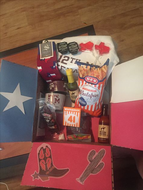 Texas themed care package #aggies #texas Texas Care Package Ideas, Texas Gift Basket Ideas, Texas Gifts Ideas, Texas Gift Basket, Texas Themed Gifts, Sunshine Care Package, Boyfriend 21st Birthday, Texas Party, Deployment Ideas