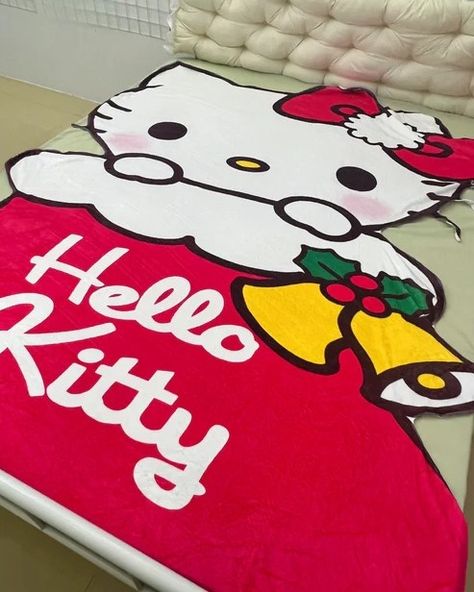 🎄 Hello Kitty Shaped Christmas Blanket 🎄 LlNK lN BlO #hellokitty #hellokittylover #hellokittycore #hellokittyaddict #hellokittylovers #hellokittystuff #hellokittyfan #hellokittycollector #hellokittyaesthetic #hellokittyjunkies #sanrio #sanrioaesthetic #sanriocore #sanriolover #sanriocharacters #sanriojapan #sanriocollector #sanriocollection #sanrio代購 #blanket #y2k hello kitty sanrio kawaii cute aesthetic fuzzy christmas winter gift blanket bed y2k bedroom room Bed Y2k, Y2k Bedroom, Y2k Hello Kitty, Sanrio Stuff, Hello Kitty Aesthetic, Blanket Bed, Cute Blankets, Hello Kitty Sanrio, Christmas Blanket