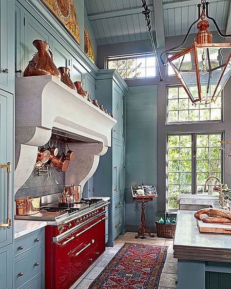 Designe Turquoise Kitchen, Popular Kitchens, Classic Kitchen, Tudor House, Red Kitchen, Blue Kitchens, Painting Kitchen Cabinets, Interior Design Trends, Salt Lake City