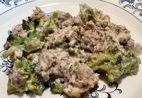 Ground Turkey Recipes? Reps! - Bodybuilding.com Forums Hamburger Alfredo, Hamburger Broccoli, Broccoli Burger, Beef Alfredo, Hamburger Skillet, Burger Casserole, Alfredo Casserole, Alfredo Bake, Casserole Keto