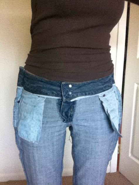 diy: how to take in jeans at the waist. I really think this should work on skirts I hope so! Take In Jeans, Altering Jeans, Big Jeans, Sewing Jeans, Sewing Pants, Sewing Alterations, Fit Clothes, Trendy Sewing, Costura Diy