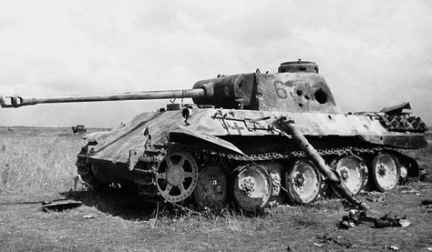 Was the Panther Really the Best Tank of WW2? Marder Iii, Damaged Tanks, Battle Of Kursk, Patton Tank, Battle Of Normandy, M4 Sherman, Tank Armor, Panther Tank, Soviet Tank