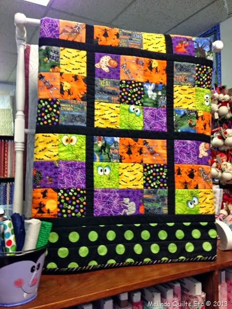 Scrappy Halloween Quilts, Halloween Quilts Ideas, Kid Quilts Patterns, Halloween Sewing Projects, Halloween Quilt Patterns, Kid Quilts, Halloween Quilt, Landscape Art Quilts, Halloween Sewing