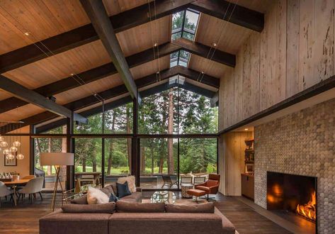 Dreamy mid-century modern home breathes new life in Lake Tahoe Modern Home Design, Modern Barn, High Ceilings, Mid Century Modern House, Mid Century House, Mountain Home, Mountain House, Modern Homes, Casas De Ensueño