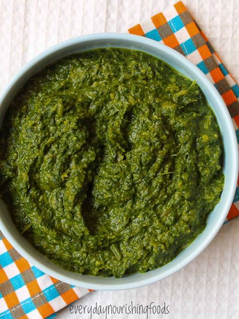 Indian Creamed Spinach, Spinach Indian Dish, Indian Saag Recipe, Saag Aloo Recipe Easy, Indian Spinach Curry, Indian Spinach Side Dish, Malabar Spinach Recipes, Spinach Saag Recipe, Indian Spinach Recipes