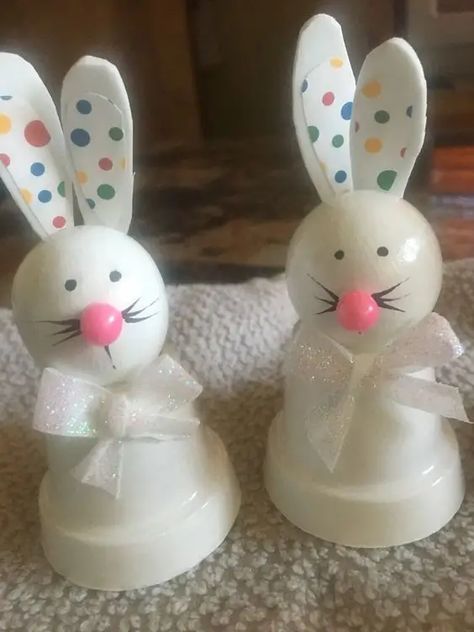 35+ Adorable DIY Easter Clay Pot Crafts that are egg-stra fun to Make - HubPages Easter Clay, Bunny Wreath Diy, Unique Easter Baskets, Terra Cotta Pot Crafts Diy, Diy Spring Crafts, Terra Cotta Pot Crafts, Easter Craft Decorations, Pot Crafts, Clay Flower Pots