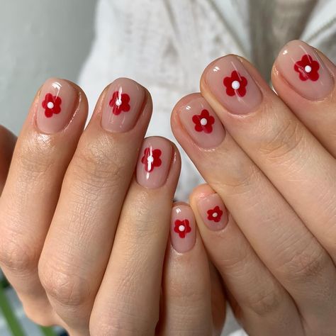 Simple Red Design Nails, Flower Manicure Designs, Flower Nails Short, Red Flower Nails, Flowers Manicure, Subtle Nail Art, Nails Flowers, Subtle Nails, General Ideas