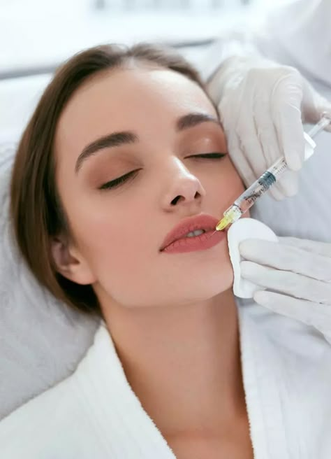 Armonizacion Facial, Remove Skin Tags Naturally, Face Mapping Acne, Aesthetic Dermatology, Beauty Procedures, Face Mapping, Cosmetic Clinic, Lip Enhancement, Facial Aesthetics