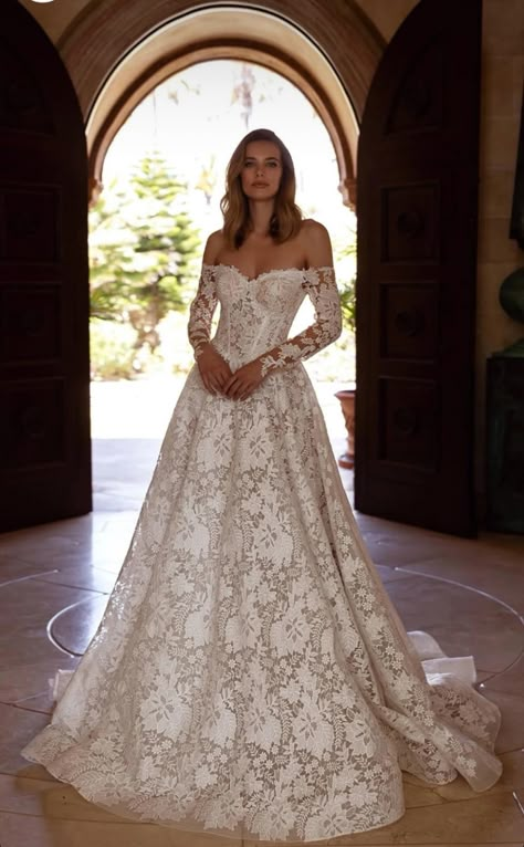 Italian Wedding Aesthetic Dress, Italian Wedding Dress Traditional, Long Sleeve Italian Wedding Dress, Wedding Dresses Full Sleeve, Italian Off The Shoulder Wedding Dress, Italian Wedding Dresses 2022, Luxury Long Sleeve Romantic Wedding Dress, Wedding Dreses, Timeless Wedding Gown