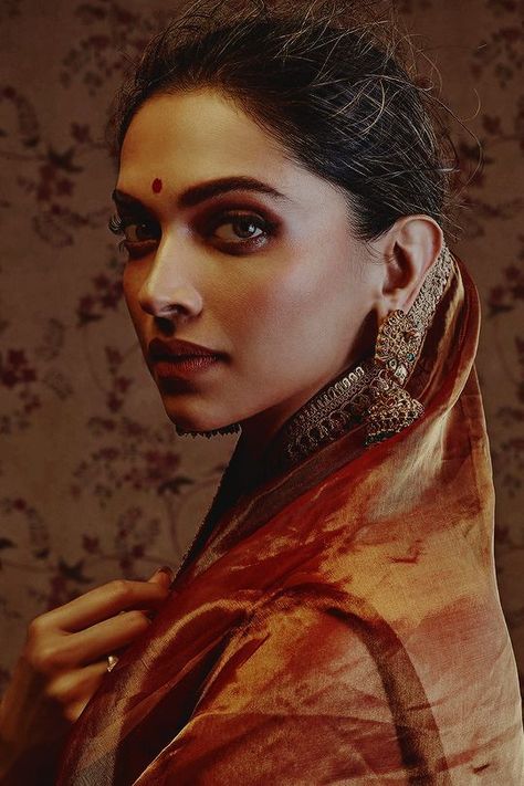 Deepika Padukone for Sabyasachi Nilaya Mystic Feminine, Arthur Dayne, Photoshoot Moodboard, Indian Movie, Deepika Padukone Style, Saree Poses, Mahesh Babu, Desi Aesthetic, Portrait Photography Women