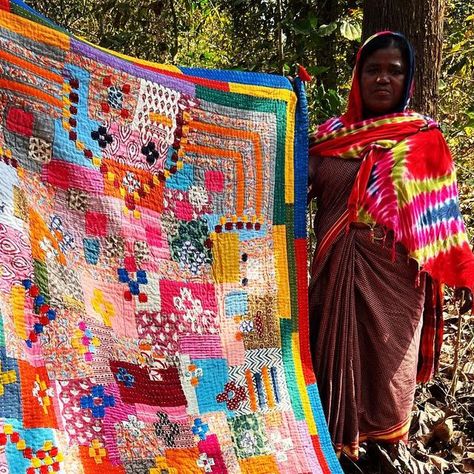 Kwandi Quilts, Siddi People, Siddi Quilts, Kawandi Quilting, Junk Kouture, Indian Patchwork, Textile Material, Textile Market, Scrap Material