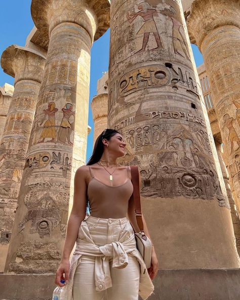 Egypt Outfits Women, Egypt Outfits, Rome Outfits, Rome Photography, Spiderman Outfit, Egyptian Clothing, Egypt Aesthetic, Luxor Temple, Egypt Tours