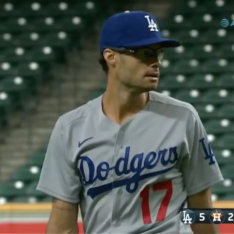 ESPNLA on Instagram: “Joe Kelly, instant Dodgers legend (via @sportscenter)” Joe Kelly, Dodgers Baseball, Mlb Players, Baseball Team, Trivia, Mlb, Baseball Cards, Baseball, Sports