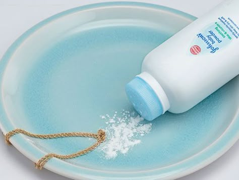 New Uses for Baby Powder - How to Use Baby Powder Around Your House - Country Living Do It Yourself Decoration, Knot Out, Jewelry Hacks, Baby Tips, Handy Dandy, Clever Hacks, Household Tips, Baby Powder, Everyday Items