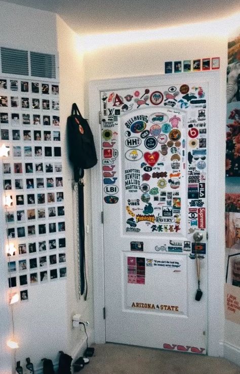 Sticker Door Aesthetic, Stickers Room Decor, Room Door Aesthetic Ideas, Door Decoration Aesthetic, Things To Put Stickers On In Your Room, Door Inspo Aesthetic, Decorated Bedroom Door, Stickers On Door Aesthetic, Room Door Aesthetic