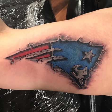 New England Patriots Tattoo, Patriots Tattoo, New England Patriots Logo, Patriots Logo, Nfl Patriots, Bicep Tattoo, Tattoo Designs Men, New England Patriots, I Tattoo