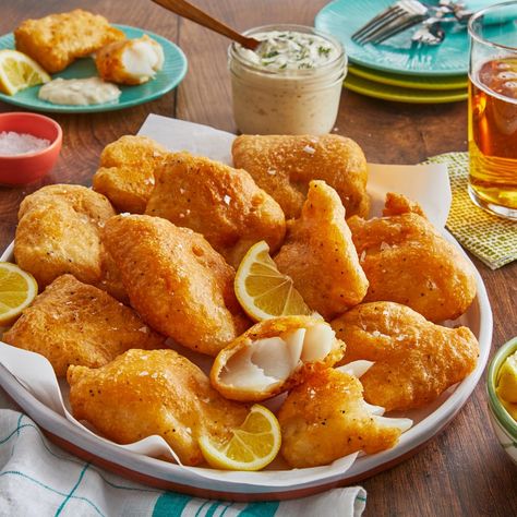 Beer Battered Fish Recipes, Perfect French Fries, Fish Fry Recipe, Lake Weekend, Fish Batter Recipe, Fish Dinners, Weekend Food, Homemade Tartar Sauce, Beer Battered Fish