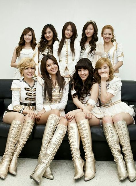 SNSD. Girls Generation Come visit kpopcity.net for the largest discount fashion store in the world!! Snsd Ot9, Girl Generation, Girls' Generation, Korean Dramas, Girl Bands, Korean Pop, Super Junior, Kpop Girl Groups, Girls Generation