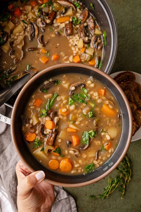 Vegan Barley Soup, Mushroom Barley Soup Recipe, Shiitake Mushroom Soup, Barley Recipes, Clean Nutrition, Barley Soup Recipe, Mushroom Barley, Mushroom Barley Soup, Barley Recipe