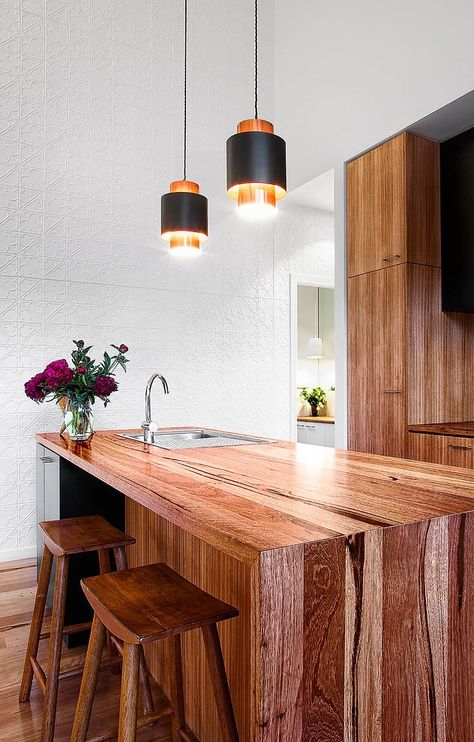 Beach House by Auhaus Architecture | HomeAdore Timber Bench Top, Recycled Timber Furniture, Acrylic Kitchen, Timber Kitchen, Contemporary Beach House, Kitchen Storage Space, Recycle Timber, Kitchen Bench, Wood Laminate Flooring