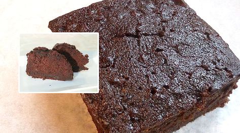 Bajan Black Cake Recipe, Black Rum Cake, Caribbean Black Cake, Barbados Recipes, Jamaican Black Cake, Rum Cake Recipe Easy, June Plum, Black Cake Recipe, Fruits In Season