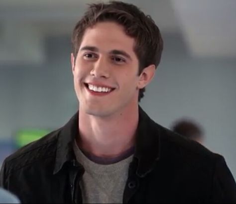 (Blake Jenner) Adam Foster -Supergirl Episode 12 Ryder Lynn, Blake Jenner, Adam Grant, High School Life, Glee Cast, Drama Film, Coming Of Age, Film Movie, Glee