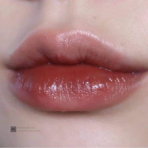 Plump Heart Shaped Lips, Heavy Lower Lips Aesthetic, Lips Claim, Heart Shaped Lips, Large Lips, Lips Photo, Nice Lips, Lip Beauty, Unique Makeup