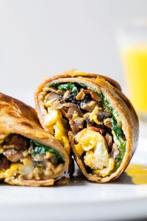 Omelet Tortilla Breakfast Wrap - Skinnytaste Tortilla Breakfast Wrap, Skinnytaste Breakfast, Tortilla Breakfast, Easy Omelet, Ripped Recipes, Breakfast Wrap, Ww Breakfast, Breakfast Wraps, Breakfast Burrito