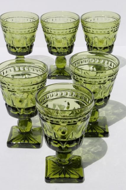 Colony Park Lane vintage avocado green glass goblets, 70s retro glassware set Vintage Drinking Glasses Antiques, Retro Drinking Glasses, 70s Glassware, 1970s Glassware, Colorful Glassware, Retro Glassware, Unique Glassware, Vintage Bedroom Decor, Vintage Drinking Glasses