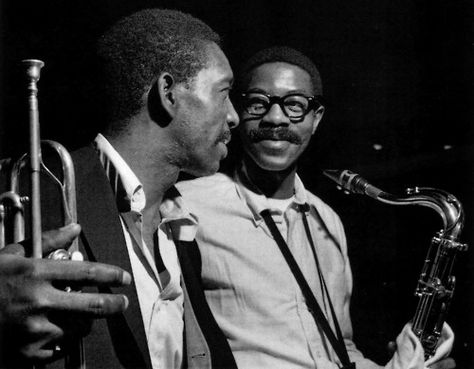 Henderson was introduced to trumpeter Kenny Dorham in the summer of 1962, just after he arrived in New York, at a party at saxophonist Junior Cook’s place. Description from joehenderson.jazzgiants.net. I searched for this on bing.com/images Kenny Dorham, Francis Wolff, Joe Henderson, Jazz Trumpet, Jazz Cat, Art Blakey, Jazz Players, Musician Photography, Jazz Poster