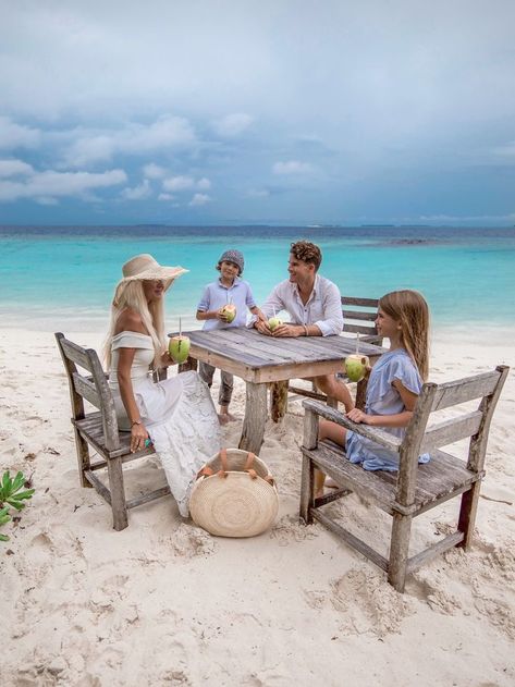 Luxury Family Vacation, Family Vacation Aesthetic, No Shoes, Dream Family, A Night To Remember, Perfect Family, Beautiful Villas, Summer Family, Family Moments