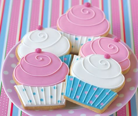 Cookies Decoradas, Mini Torte, Decorated Cupcakes, Royal Iced Cookies, Torte Cupcake, Iced Biscuits, Sugar Cookie Ideas, Sugar Cookie Designs, Pretty Cookies