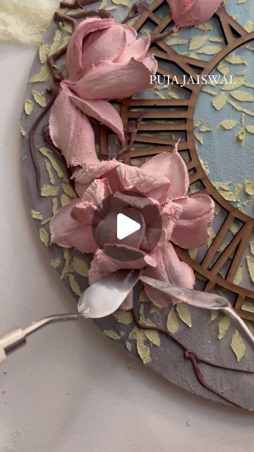 Sculpture Painting Clock, Dessert Painting, Sculpture Art Projects, Flower Clock, Relief Art, Plaster Crafts, Clock Wall Art, Sculpture Painting, January 29