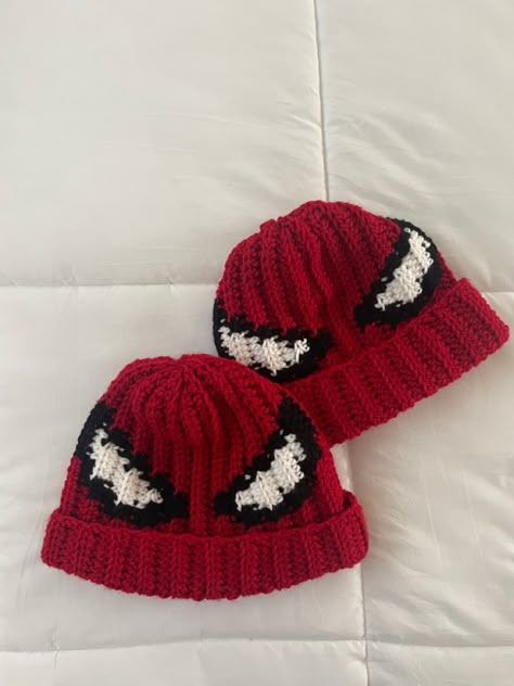 Crochet Spiderman beanies ideas inspo cute couple gift idea beginner easy chonkaycrochet marvel superhero beanie Spider Man Beanie Aesthetic, Crochet Spiderman Balaclava, Spiderman Crafts Aesthetic, Spiderman Crochet Hat Pattern, Marvel Crochet Ideas, Crochet Spider Man Beanie, Crochet Ideas Spiderman, Crochet Stuff For Men, Spider Man Beanie Crochet