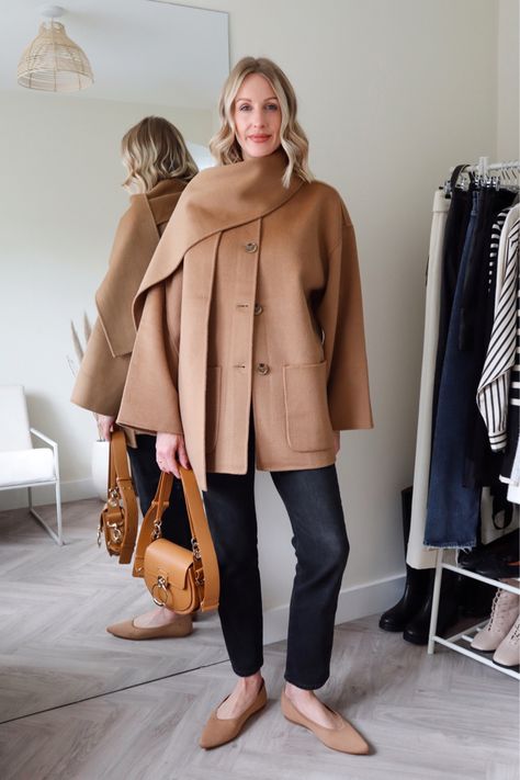 Toteme Coat Outfit, Toteme Scarf Coat, Camel Bag Outfit, Toteme Scarf Jacket, Chloe Tess Bag, Toteme Scarf, Chloe Tess, Camel Coat Outfit, Scarf Coat