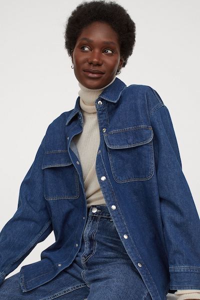 6 Things I'm Buying Now to Wear Later | The Everygirl Dark Denim Shirt, Denim Shirt Outfit, Denim Shirt Jacket, Cozy Sweatpants, Fresh Outfits, Denim Trends, Fashion People, Chambray Shirt, Denim Outfit