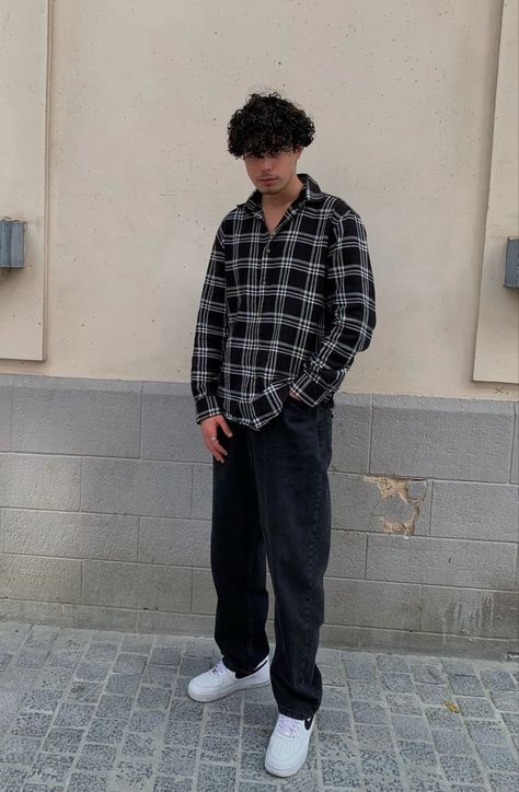 Checkered Shirt Outfit Mens, Black Flannel Outfit Men, Mens Layering Outfits, Mens Fashion 2022, Mens Fashion 2023, Black Shirt Combination, Flannel Outfits Men Aesthetic, Men Flannel Outfits, 2023 Mens Fashion