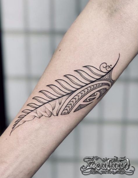 Best Tattoo Ideas For Men, Fierce Tattoo, Tropical Tattoo, New Zealand Tattoo, Themed Tattoos, Fern Tattoo, Maori Tattoo Designs, Men Tattoos Arm Sleeve, Best Tattoo Ideas