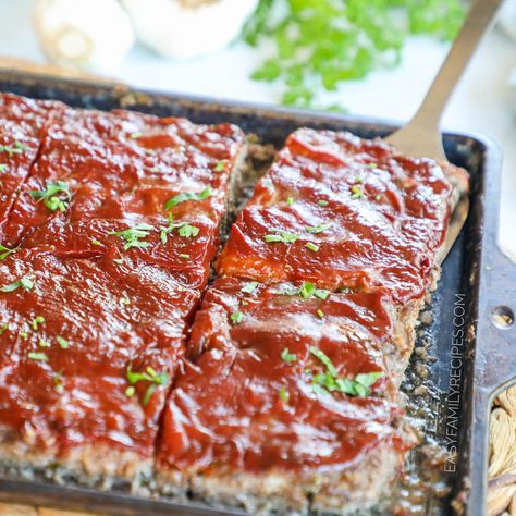 BEST Easy Dinner for family! This Sheet Pan Meatloaf recipe is like meatloaf but better! The meatloaf cooks in half the time, and you get more flavorful saucy topping in every bite! This method is so genius because it cooks fast, and stays so tender and juicy! This is the perfect southern meatloaf recipe!! Award Winning Meatloaf, Prize Winning Meatloaf, Southern Style Meatloaf, Crockpot Teriyaki Chicken, Crockpot Teriyaki, Southern Meatloaf, Sweet Potato Stuffed, School Dinner Recipes, Dinner For 4