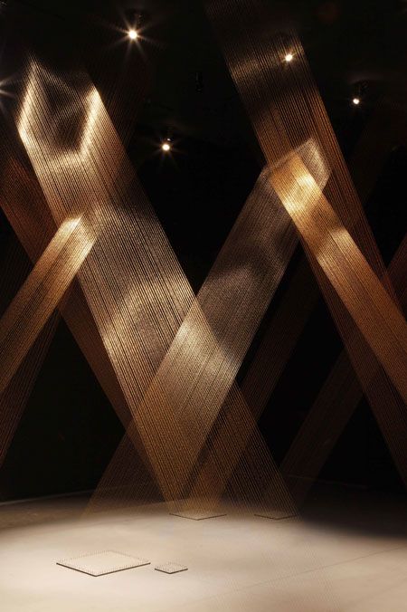 Lygia Pape – Magnetized Space | Abitare En Venice Art, Light Art Installation, Sculpture Installation, Light Installation, Stage Design, Land Art, Gold Threads, Exhibition Design, Light Art