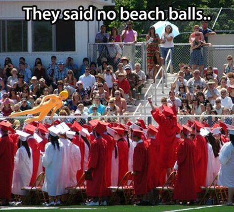 They said no beach balls 😜 Funny Couple Pictures, Sick Humor, Beach Balls, Funny Cartoon Pictures, Funny Dog Pictures, College Humor, Funny Picture Quotes, Smiles And Laughs, Funny Couples