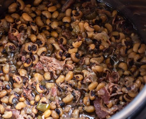 How To Cook Frozen Black Eyed Peas In Instant Pot - Recipes.net Frozen Black Eyed Peas Recipe, Frozen Black Eyed Peas, Black Eyed Peas With Ham, Black Eyed Peas Recipe Crock Pot, Blackeyed Peas, Black Eyed Peas Recipe, Peas Recipe, How To Cook Beans, Pea Recipes