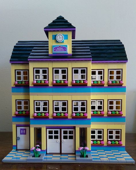 Modular Friends school | My friends school conversion has be… | Flickr Lego School, Lego House Ideas, Lego Friends Sets, Friends School, Lego Christmas, Lego Boards, Lego Diy, Lego Modular, Lego Pictures