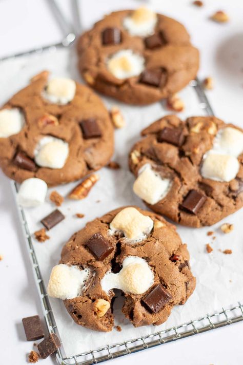 Mississippi Mud Cookies are the ultimate combination of salty, sweet, and rich. Velvety cocoa powder, rich chocolate chunks, salty pecans, and sweet marshmallows create decadent cookies that are out-of-this-world! Mississippi Mud Cookies, Mud Cookies, Decadent Cookies, Recipe List, Mississippi Mud, Cookie Recipes Unique, Cookie Spread, Sale Ideas, Cookie Dough Balls