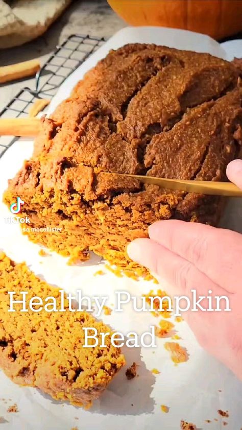 My easy and addicting Healthy Pumpkin Bread attains the most ideal leavel of moisture while also producing the perfect crumb! My recipe calls for oat flour rather than all-purpose flour, coconut oil instead of canola oil, and coconut sugar instead of granulated sugar. It's delicious smothered with butter and makes the best breakfast, snack, or dessert! Healthy Pumpkin Bread Recipe, Pumpkin Bread Recipe Healthy, Blueberry Zucchini Bread, Healthy Pumpkin Dessert, Healthy Pumpkin Bread, Pumpkin Spice Bread, Chocolate Chip Zucchini Bread, Cookie Bars Easy, Pumpkin Oats