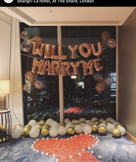 Proposal Decorations Indoor Simple, Engagement Proposal Ideas At Home, Apartment Proposal Ideas, Simple Proposal Decorations, Hotel Proposal, Hotel Proposal Ideas, At Home Proposal Ideas, Surprise Proposal Ideas, Proposals Ideas